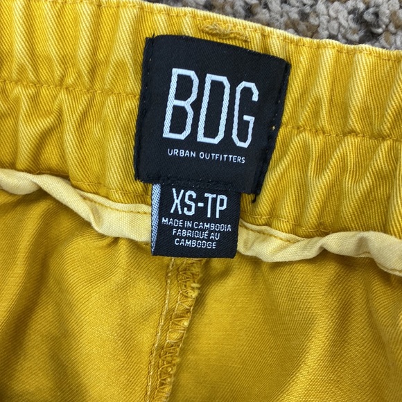 UO BDG Dani High-Waisted Yellow Chino Pant - Picture 8 of 11